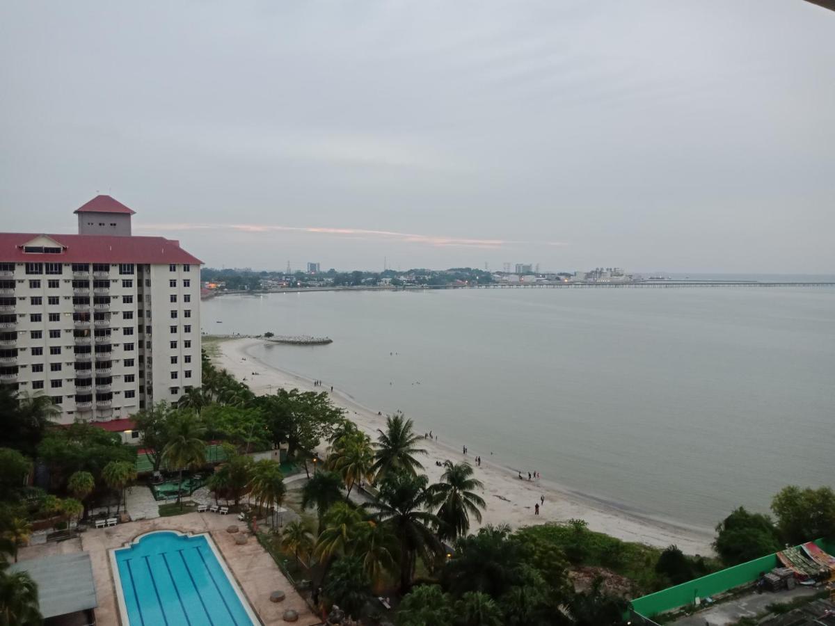 Glory Beach Resort Private Penthouse Port Dickson Bagian luar foto