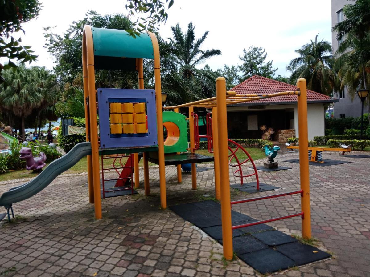 Glory Beach Resort Private Penthouse Port Dickson Bagian luar foto