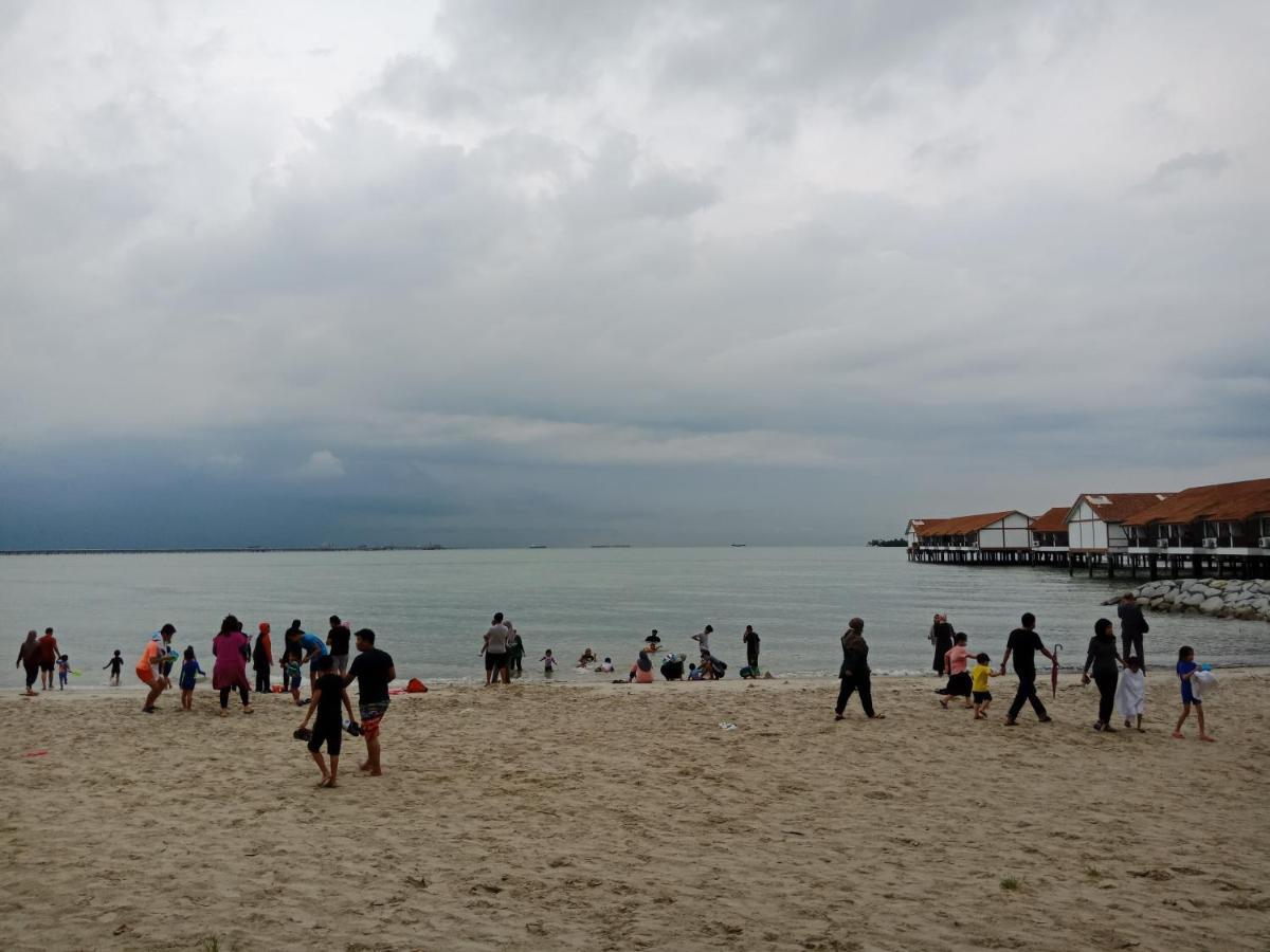 Glory Beach Resort Private Penthouse Port Dickson Bagian luar foto