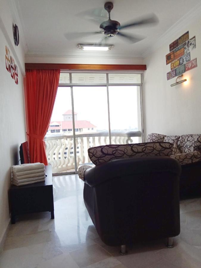 Glory Beach Resort Private Penthouse Port Dickson Bagian luar foto