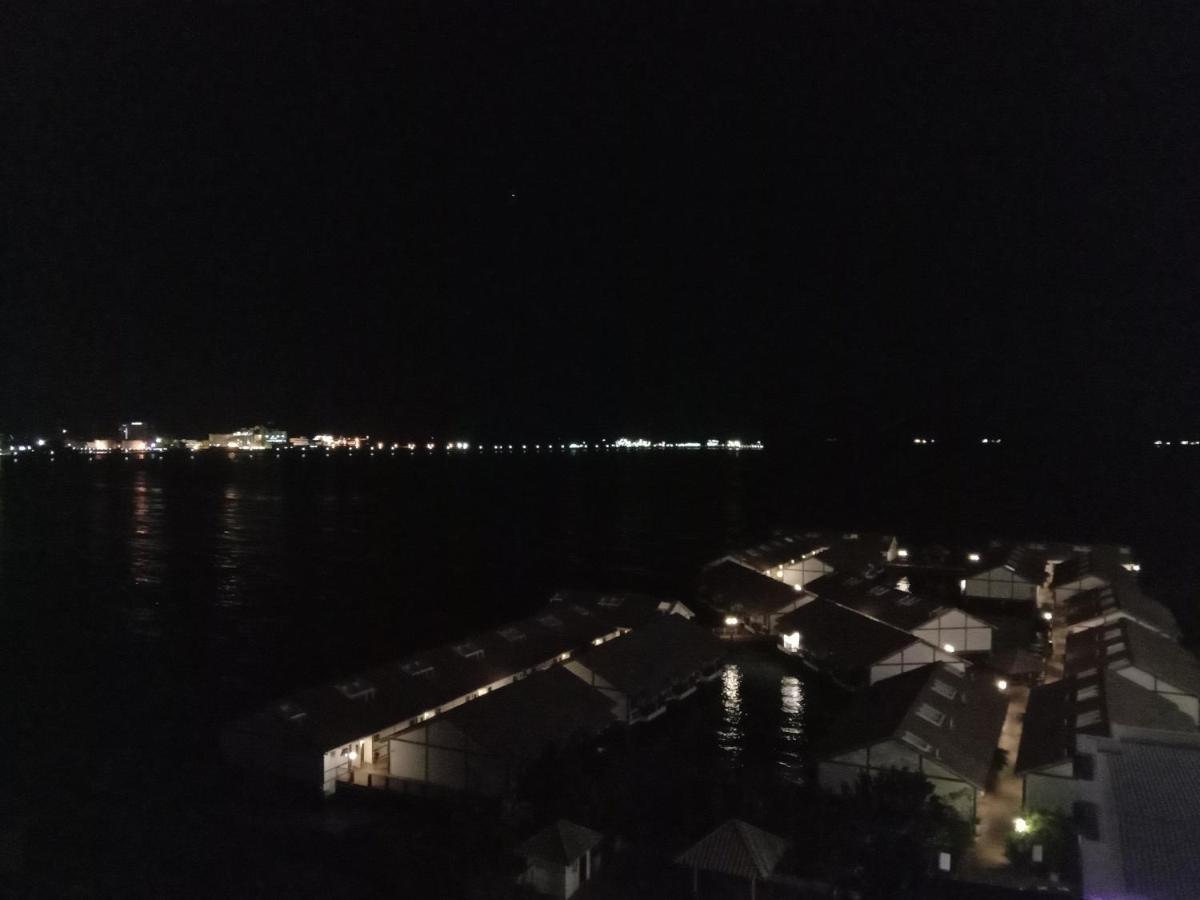 Glory Beach Resort Private Penthouse Port Dickson Bagian luar foto